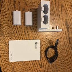 Xbox Series S External Hard Drive 2TB and Battery Charging Station