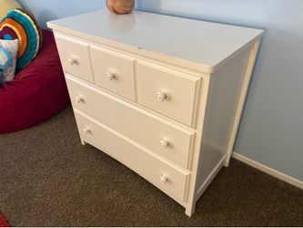 Dresser with 3 drawers white - good condition