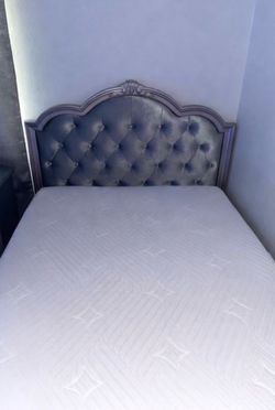 Pink Metallic With Grey Velvet Crystal Tuft Headboard Full Sz Bed With Free Mattresses