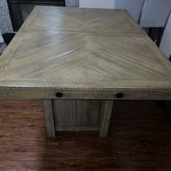 Dinning Table 