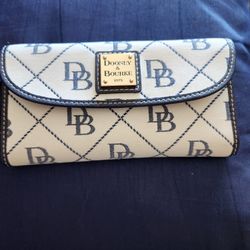 Ladies Wallet By DOONEY AND BURKE 