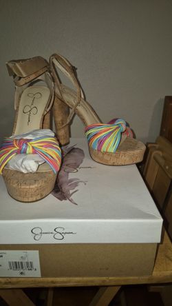 JESSICA SIMPSON  IMMIE 8M PLATFORM HEELS