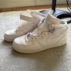 white/black air force 1’s 