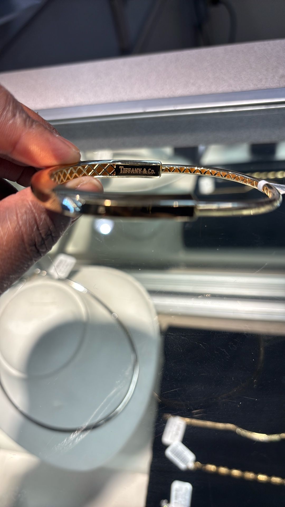 Tiffany Lock Narrow Bangle ask For Tajah