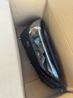 Toyota Grand Highlander 23-26 Passenger / Right Side Headlight