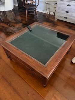Coffee table Ethan Allen
