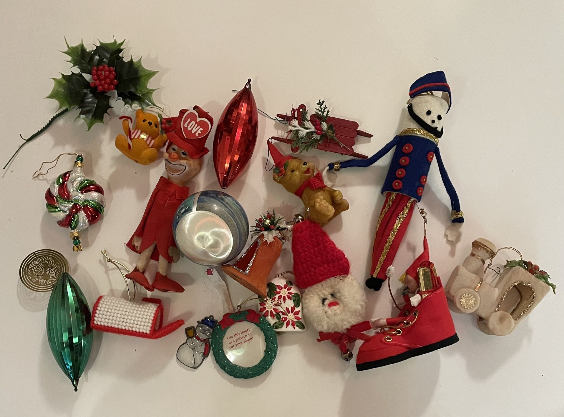 Over 40 Pieces Of Vintage Christmas