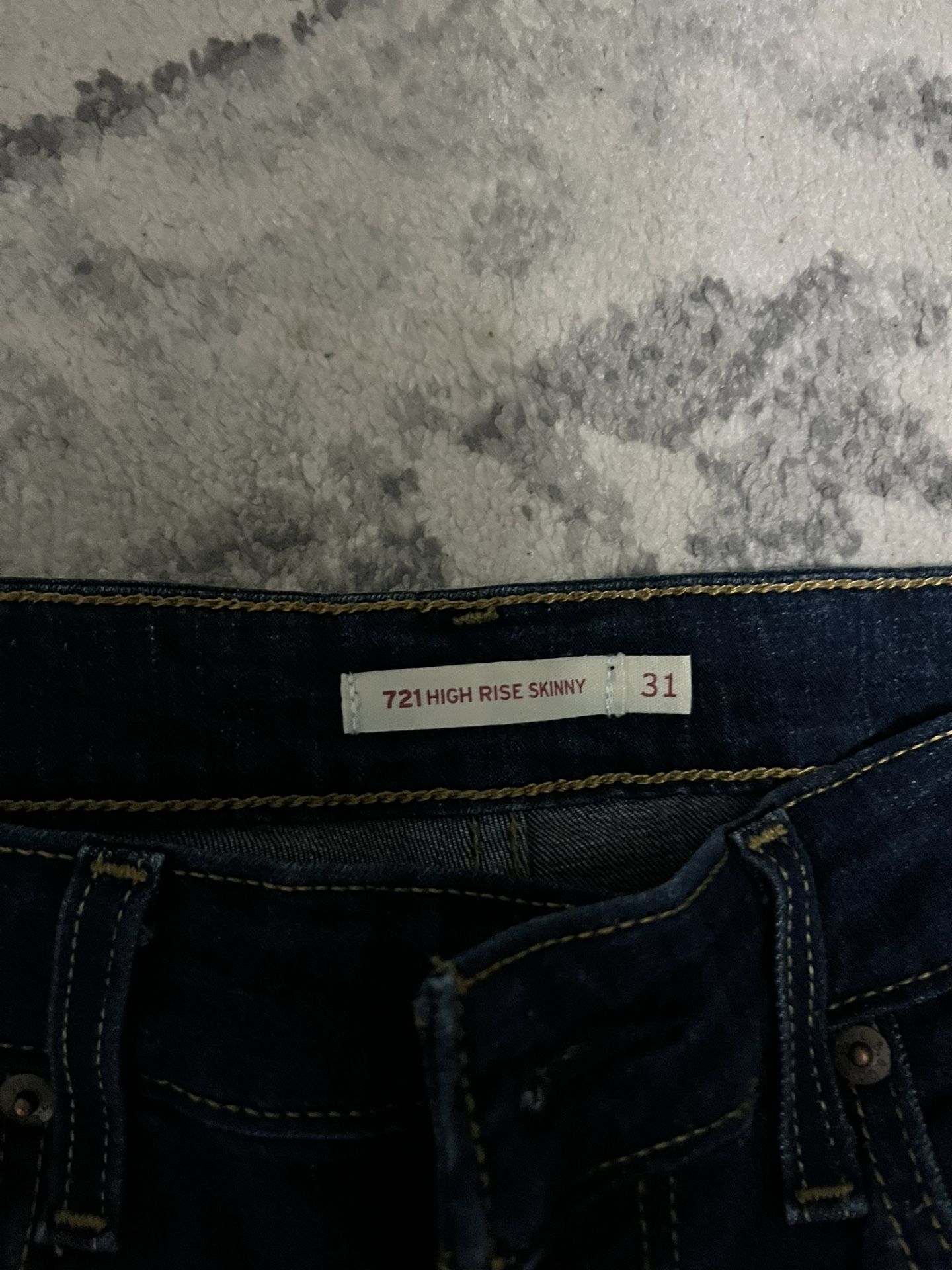 Woman Levi's 721 High Rise Skinny