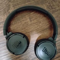 JBL Tune 510 BT Wireless On-Ear Headset With Pure Bass Sound- Black