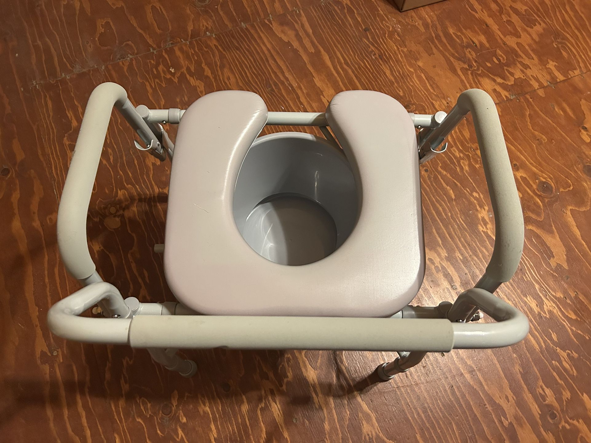 Commode Equipment