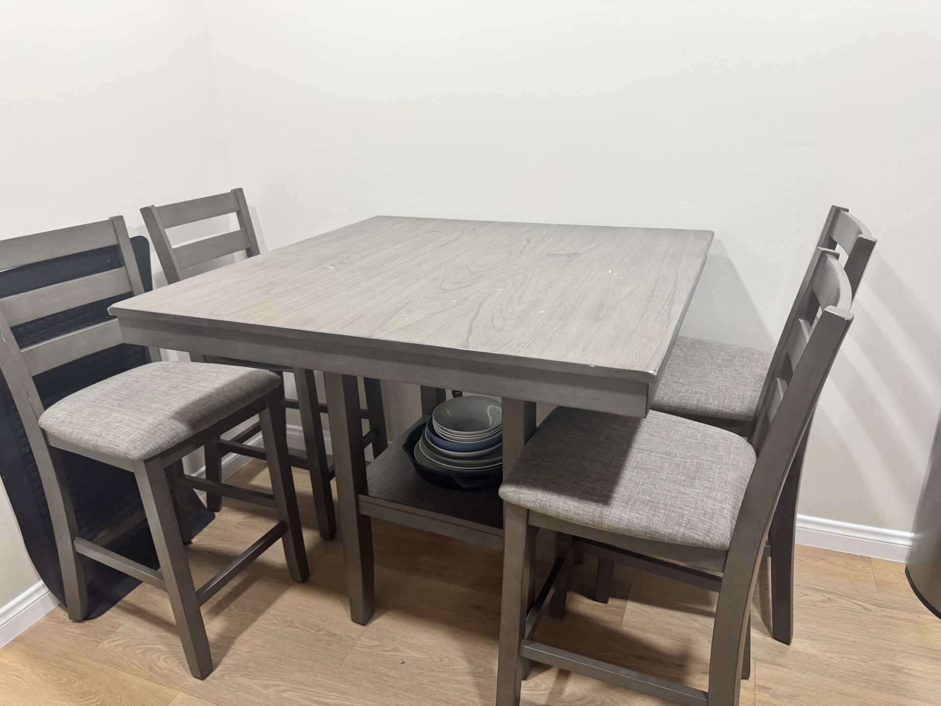 4 Seat dining Set 