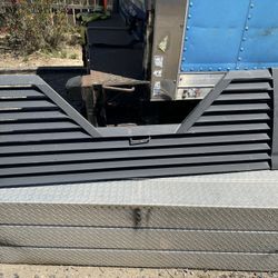 5th Wheel Tailgate Gm