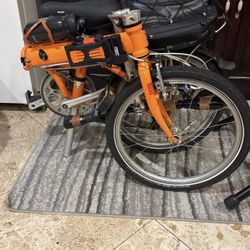 Dahon 7 Speed Folding Bike Comes With Rock Bros Bag Retail $100 & Zizzo Training Stand Retail $120