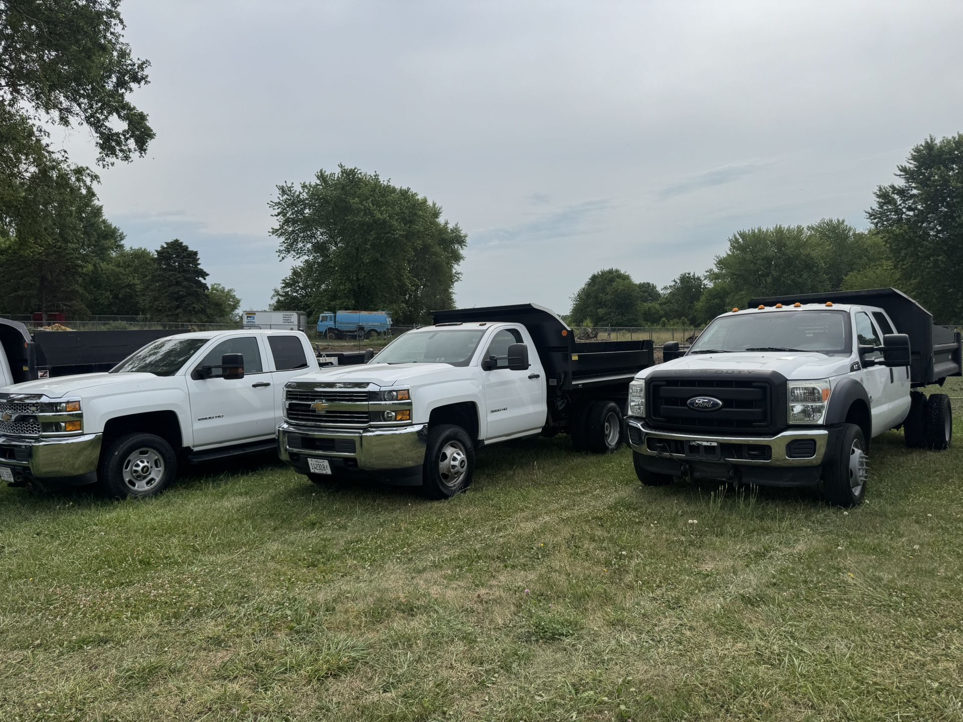 Selling Various Dump Trucks pickup Trucks Crew Cabs Duramax PowerStroke Diesel Vortec GMC 3500HD F450 F250 Lariat