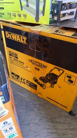 SaleSumo DeWALT mower