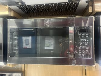 Over the range microwave with sensor cooking in Black Stailess Steel 