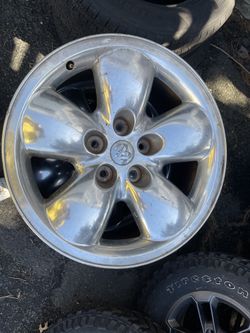 OEM original RAM 20 inch 5x139 used wheels - 3 available 125$ each rim plus tax .   Mount available but not included. Wheel alignment available.  City