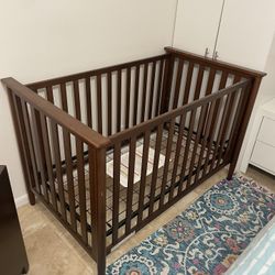 Very Good Quality Crib 