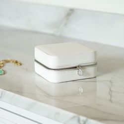 White Leather Jewelry Display Box for Women