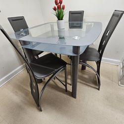 dining table with 4 chair