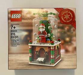 LEGO 40223 Snowglobe Limited Edition Exclusive Christmas Santa Claus Set