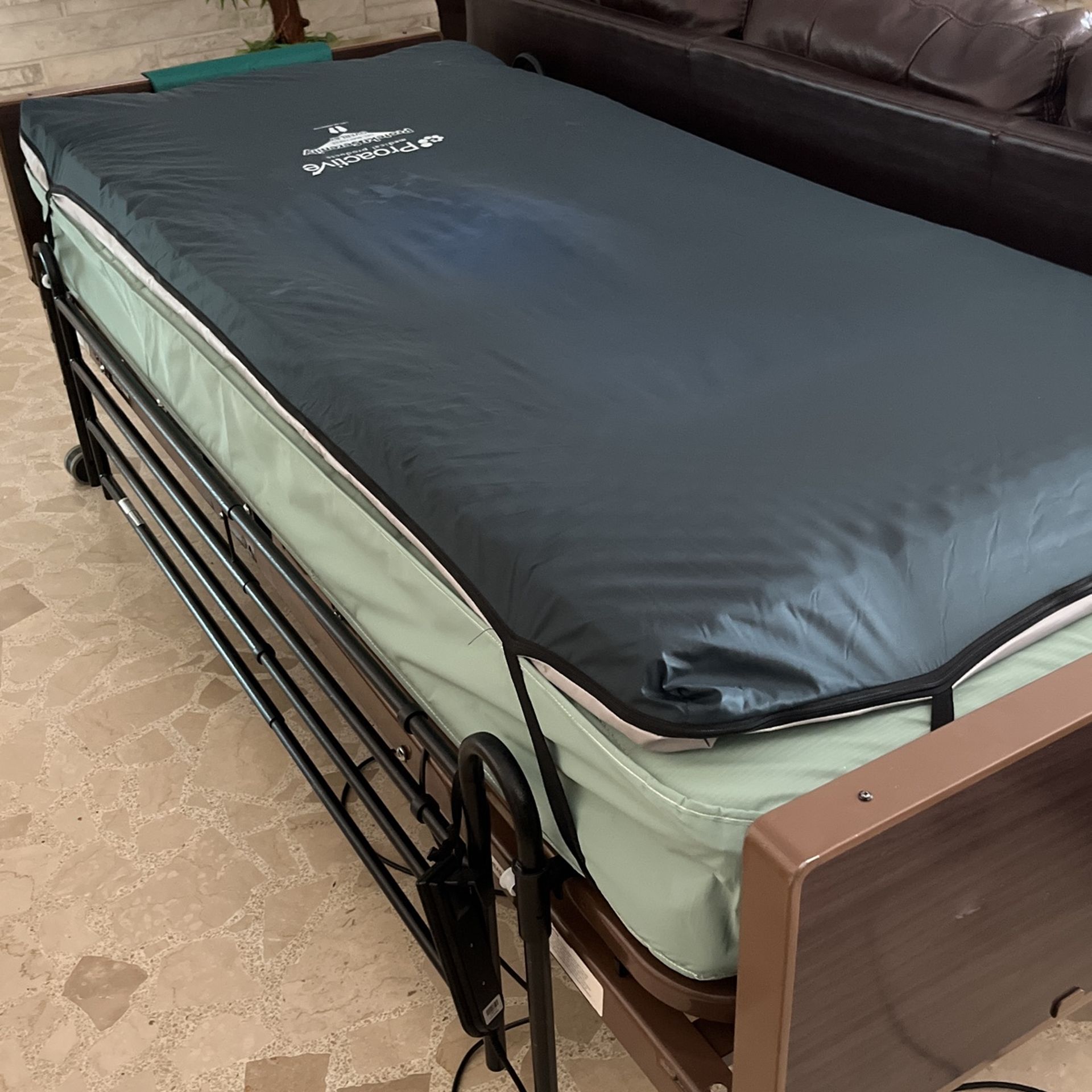 Electrical hospital bed