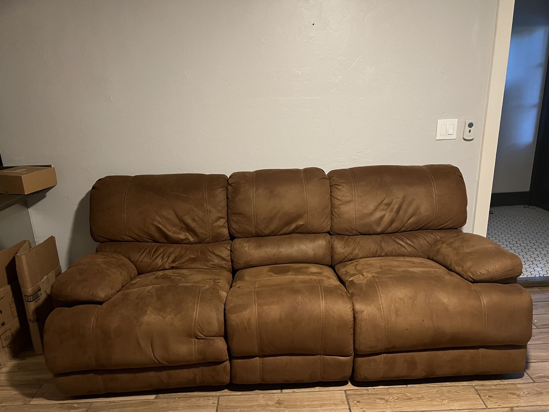 Powered Dual Recliner Sofa With Table