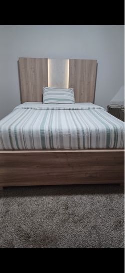 Modern Queen LED Platform Bed Frame- Ready For Pickup