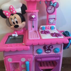Mini Mouse Kitchen
