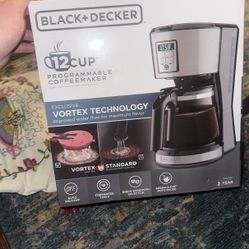 Black @ Decker Coffee Maker 12 Cup