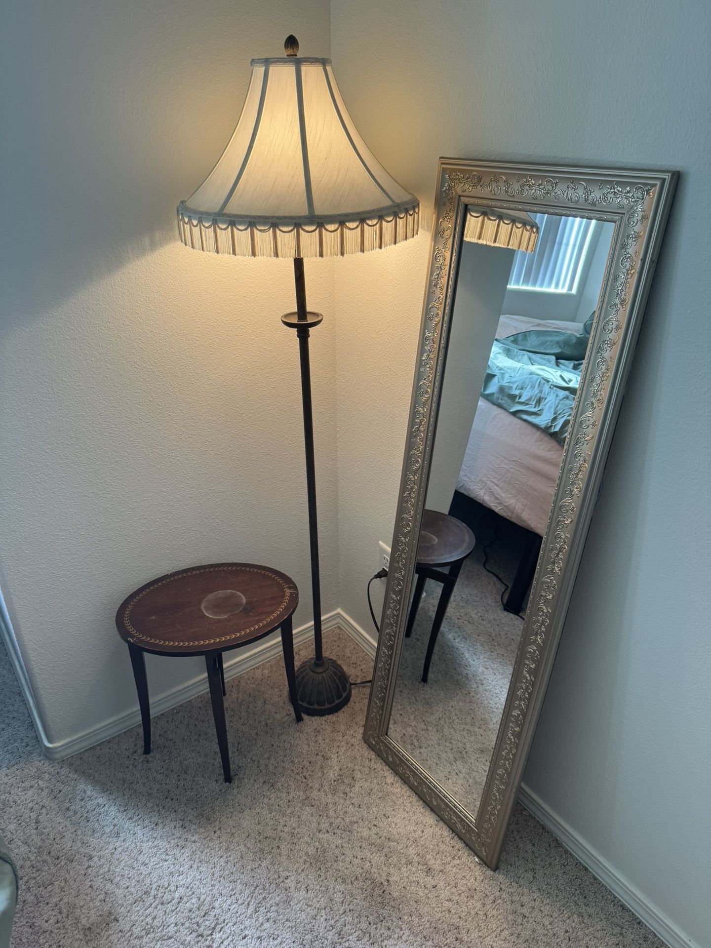 Bedroom set (torchere floor lamp, mirror, table)