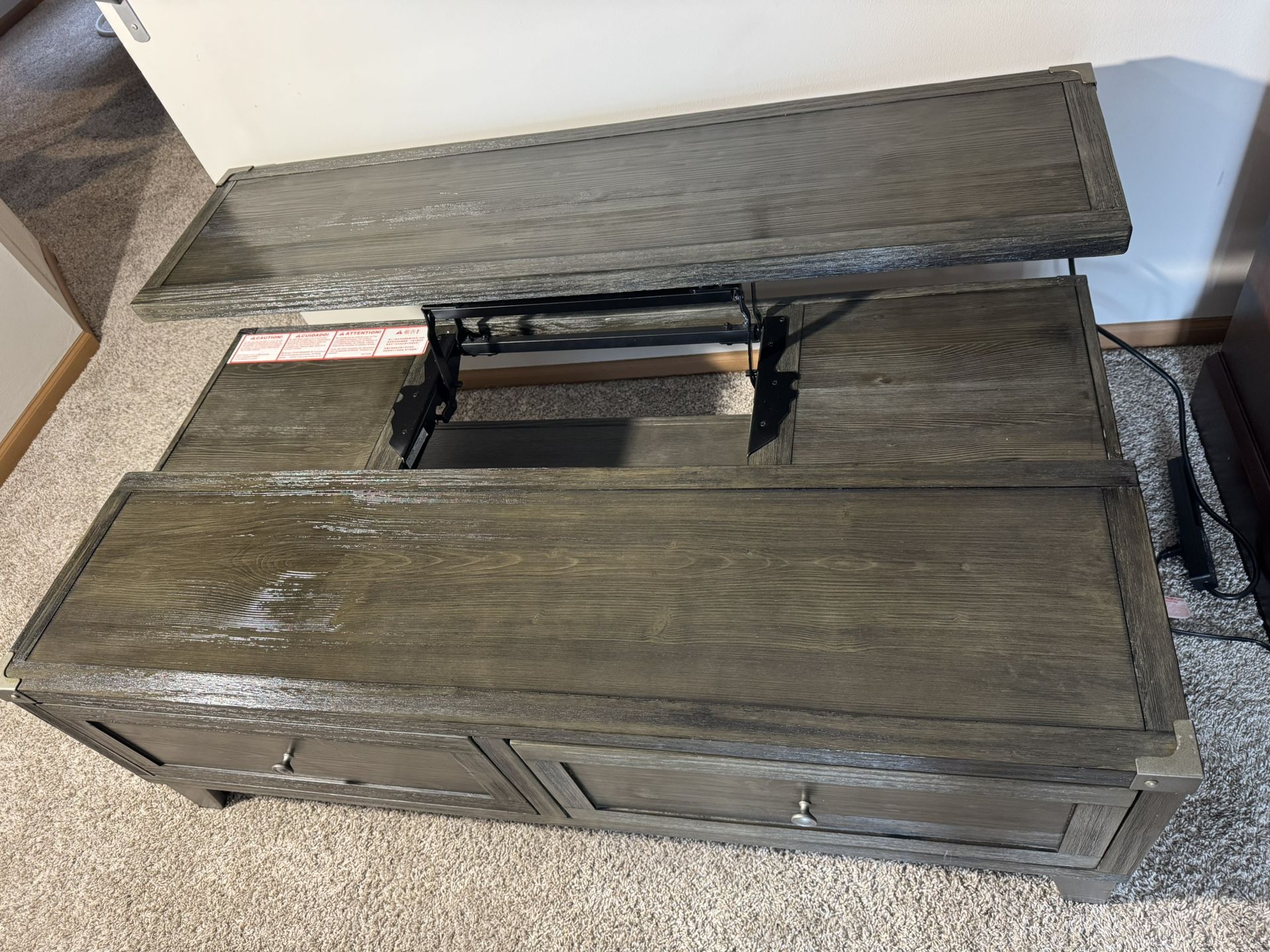 Signature Design by Ashley Todoe Lift Top Coffee Table/Perfect condition