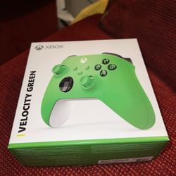 Green Xbox series X or S Wireless controller