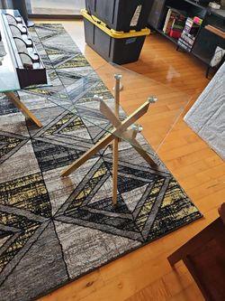 Glas top tables. Coffee table and side table