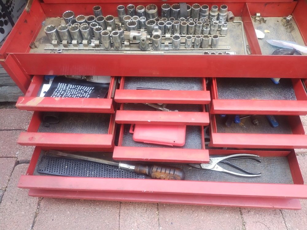 Vintage Snap-on Tool Chest With Key