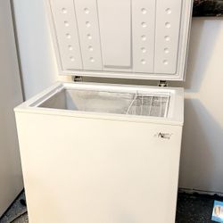 chest freezer 5 Cu Ft