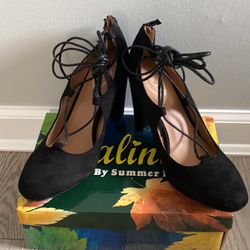 Italiana black heels w Zipper Size 10