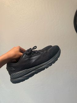 Brooks shoes size 10 men’s