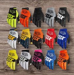 Guantes son de la marca Fox Racing, diseñados principalmente para motocross, ciclismo de montaña