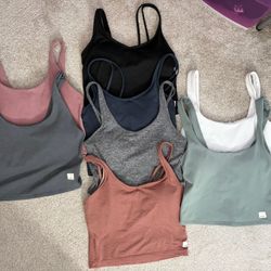 Set of Vuori (8x) XS Women’s Great Condition Performance Tanks 