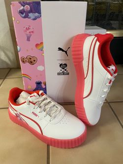 Athletic shoes