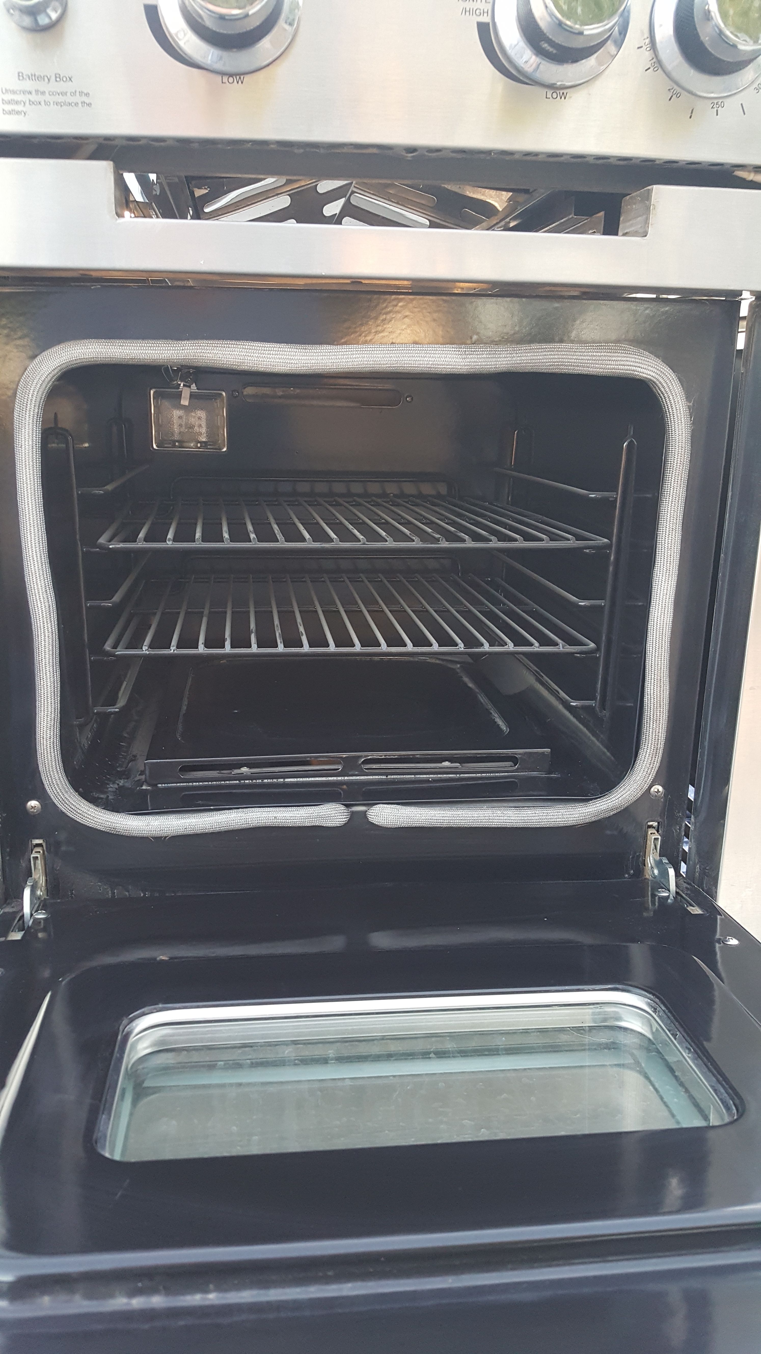 Jenn Air Outdoor BBQ Grill 93X25X51. 4 burners, 1 Infrared Burner