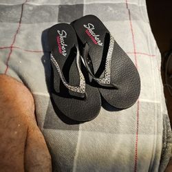 Sketchers Yoga Foam Meditation Shine Away Sandals