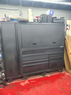 Husky tool box