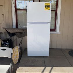 White Brand New Energy Star Element Refrigerator  Top Freezer 17 Cubic Feet 