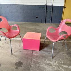 Pink Clear Modernist Chairs And Coffee Table Set for Indoor / Outdoor