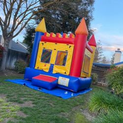 Castle Bounce House 