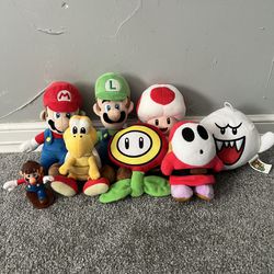 Super Mario bros plushies lot