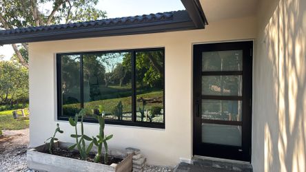 Sherwin-Williams Divine White Loxon self cleaning 5 gallon paint