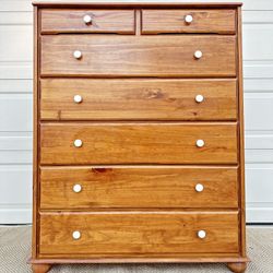 VERY CHARMING! SOLID WOOD 7 - DRAWER DRESSER WITH CERAMIC PULLS - EXCELLENT CONDITION!